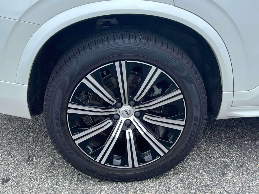 Used 2024 Volvo XC90 B5 Core w/ Protection Package Premier AWD/4WD image 11