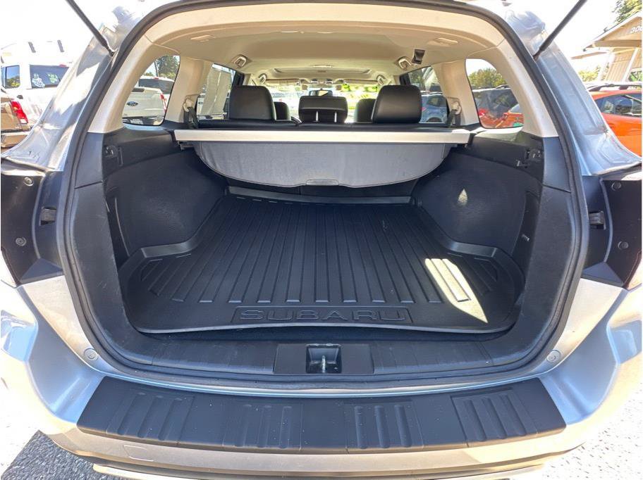 Used 2013 Subaru Outback 3.6R Limited AWD/4WD image 7