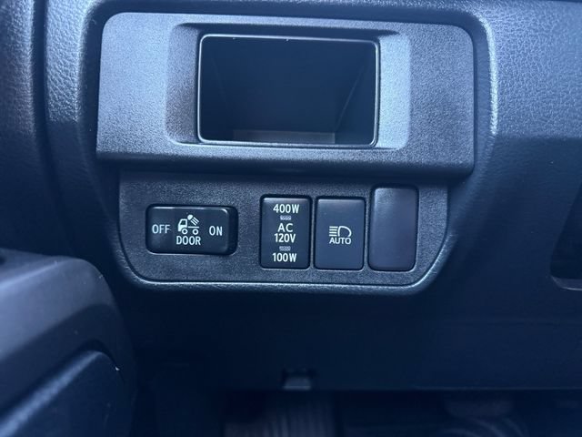 Used 2018 Toyota Tacoma TRD Sport w/ Technology Package AWD/4WD image 19
