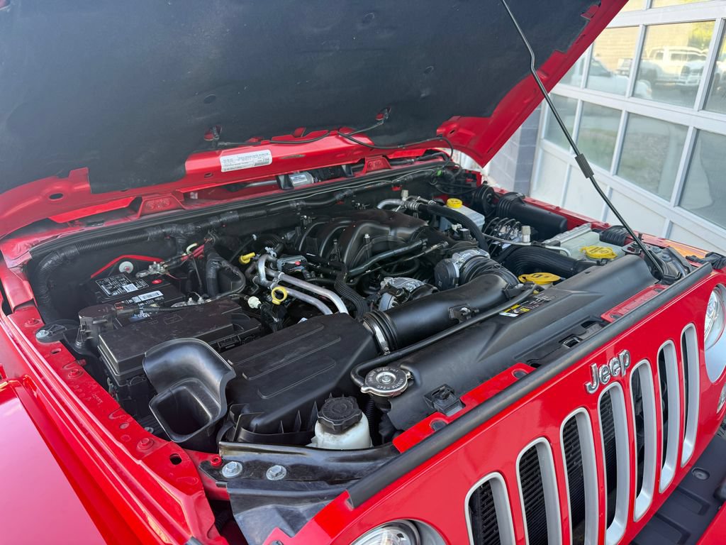 Used 2018 Jeep Wrangler Unlimited Sahara w/ Max Tow Package AWD/4WD image 44