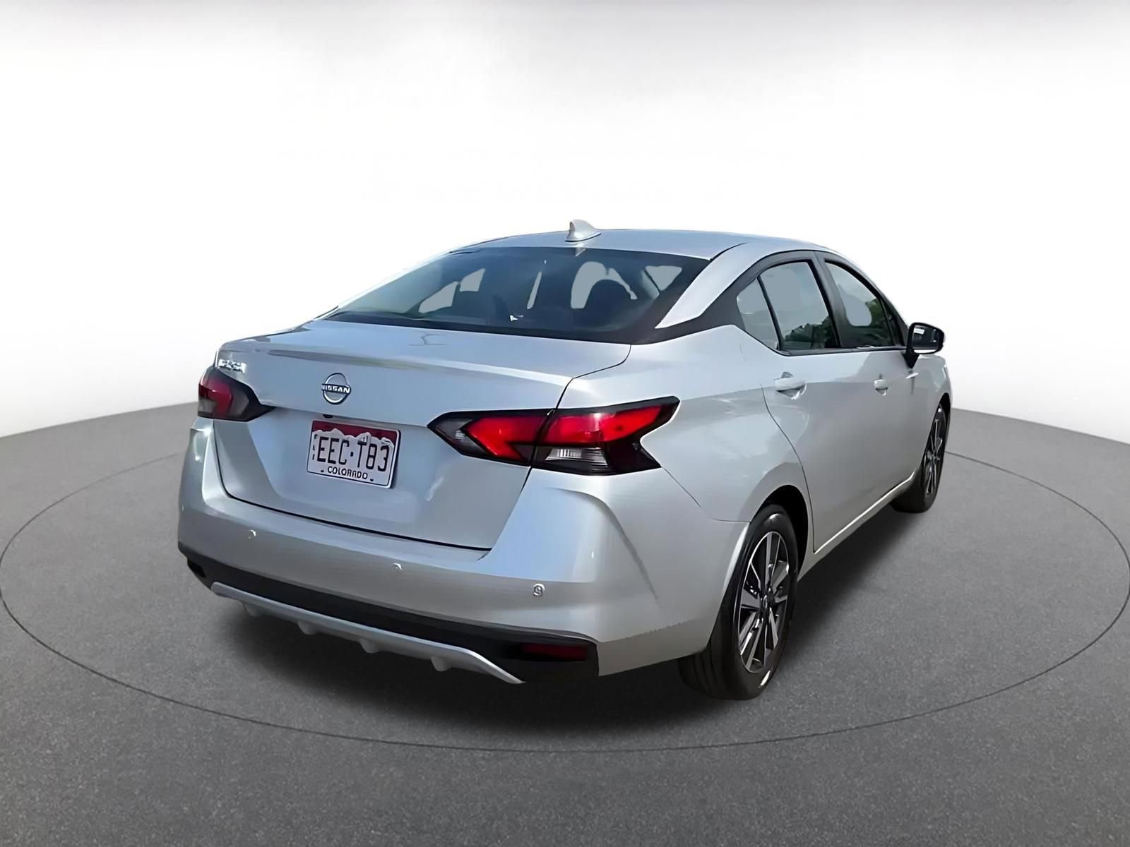 Used 2025 Nissan Versa SV FWD image 15