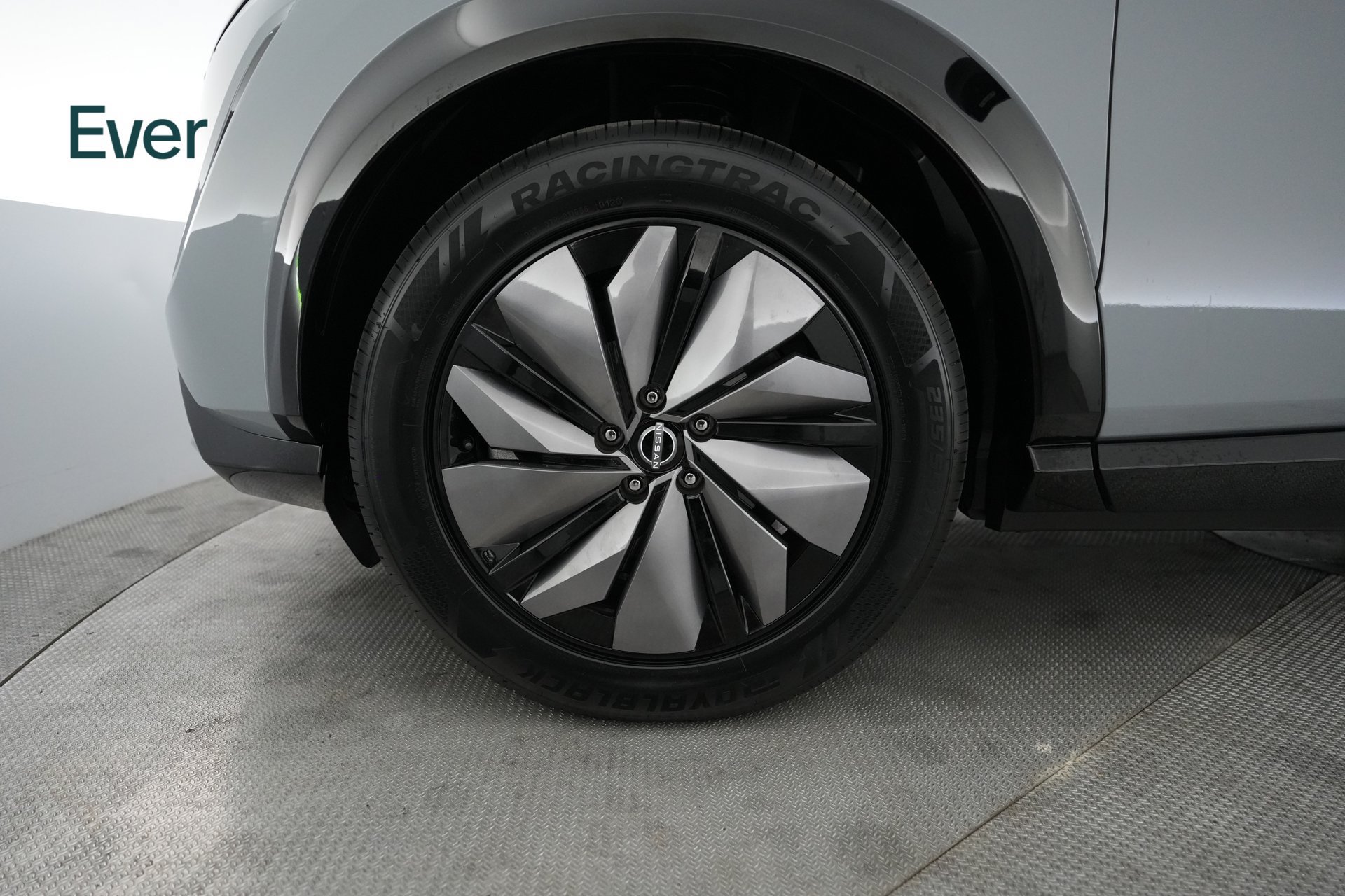 Used 2024 Nissan Ariya AWD image 19
