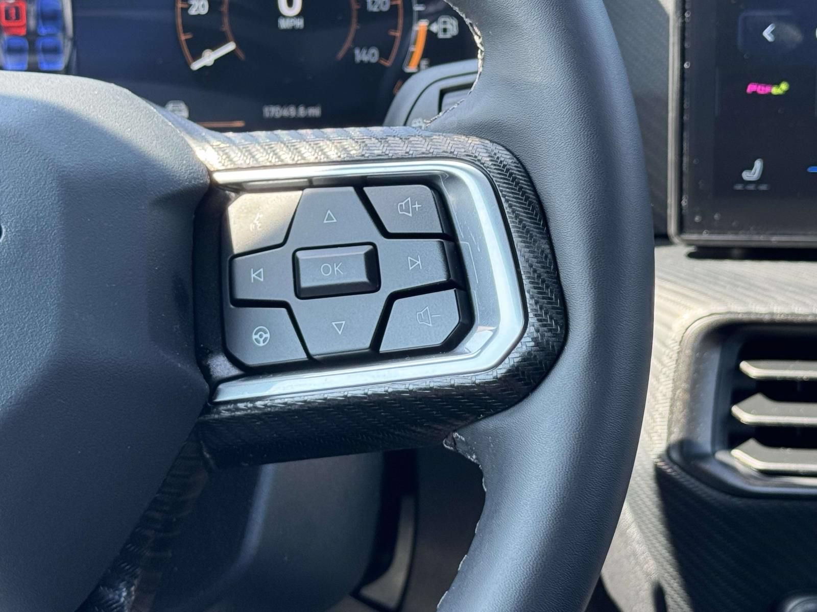 Used 2025 Ford Mustang Coupe RWD image 8