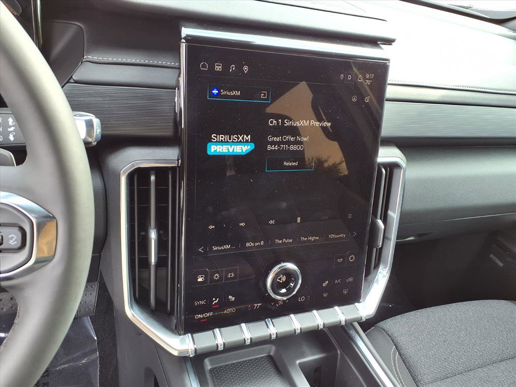 Used 2025 GMC Acadia Elevation image 5