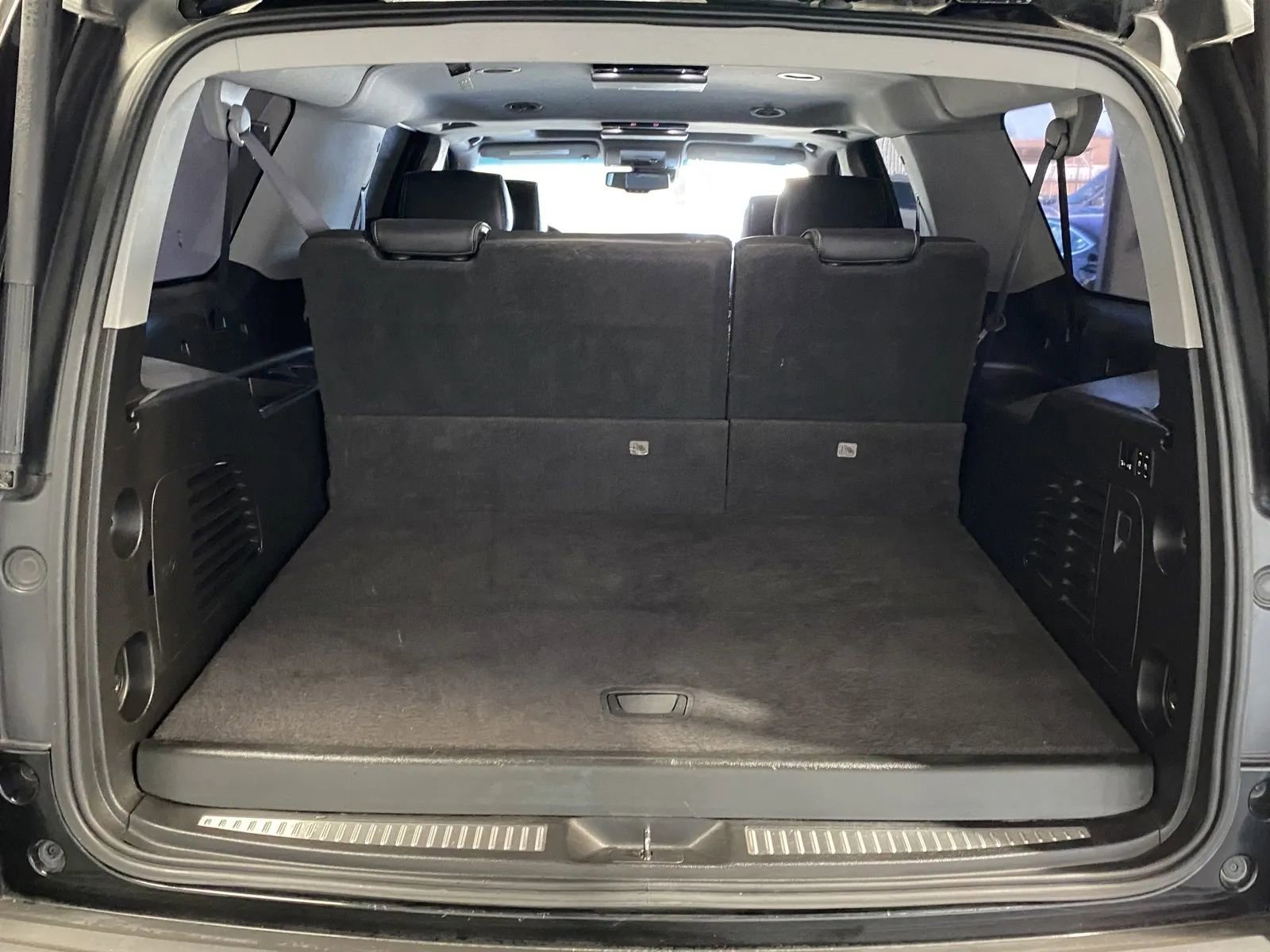 Used 2017 GMC Yukon XL Denali w/ Open Road Package image 8