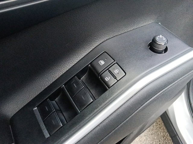 Used 2023 Toyota Highlander XLE image 12