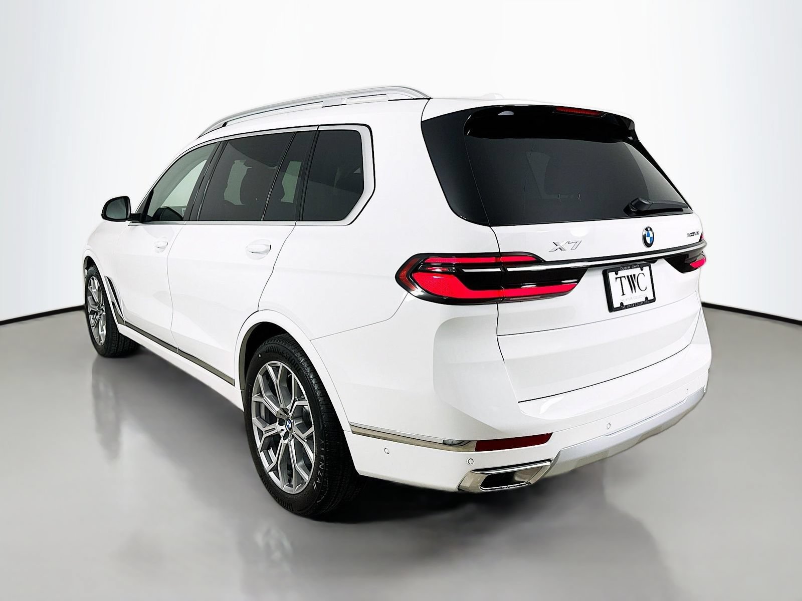 New 2027 BMW X7 xDrive40i w/ Premium Package AWD/4WD image 7
