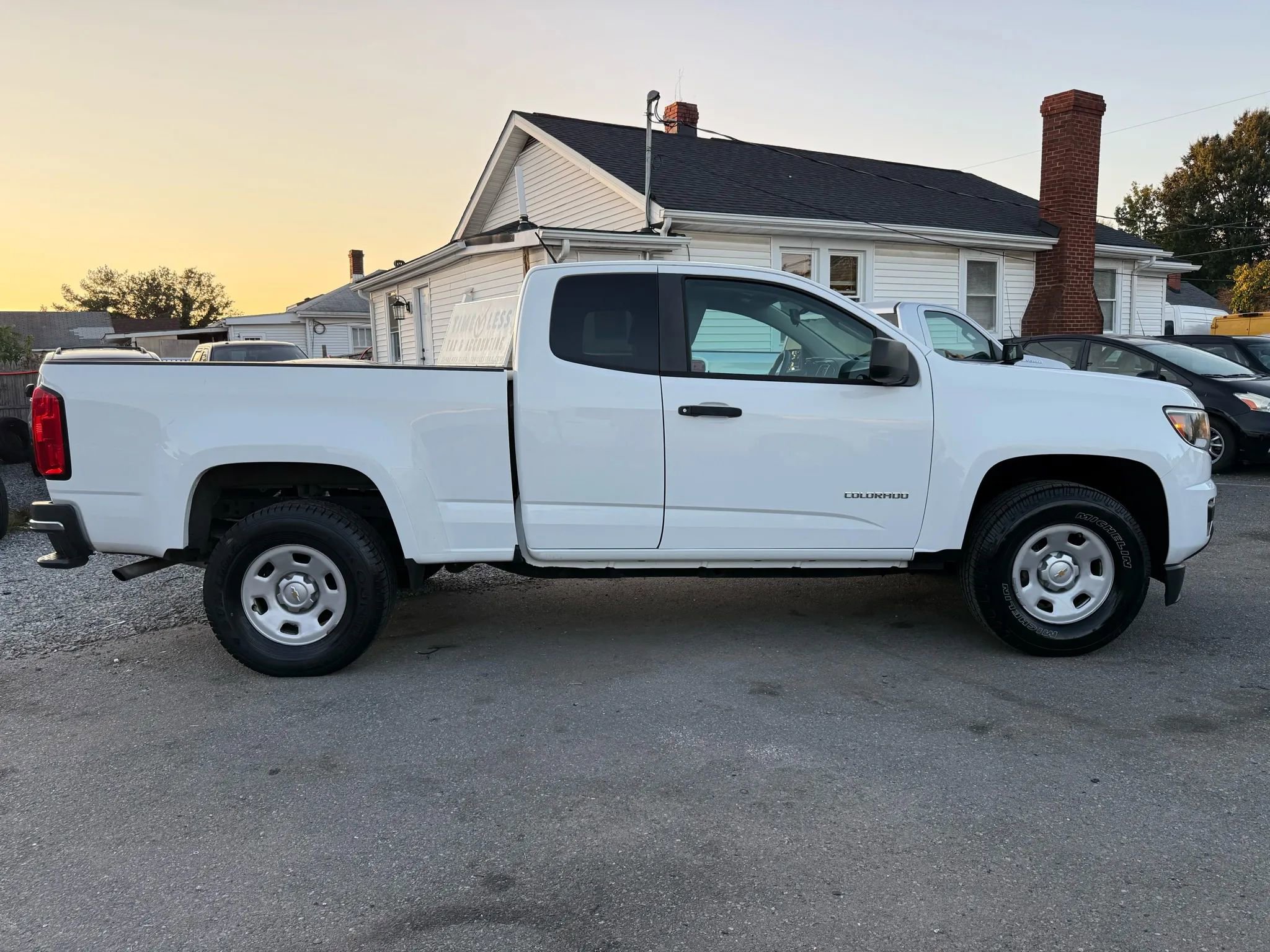 Used 2016 Chevrolet Colorado W/T image 2