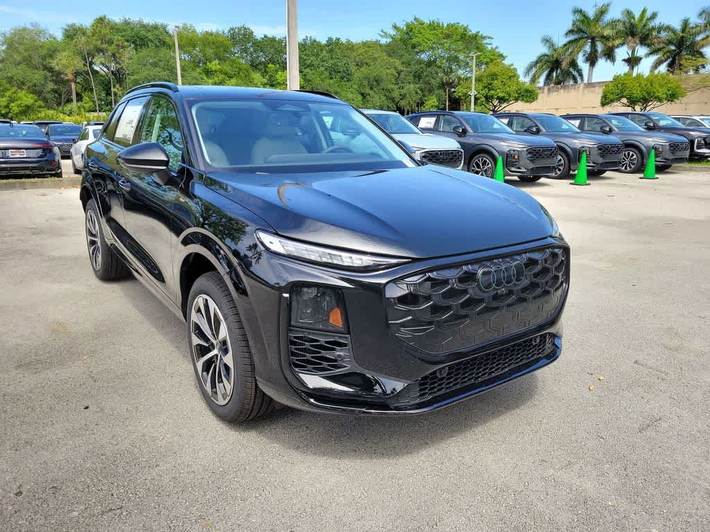 New 2026 Audi Q3 quattro 2.0T AWD/4WD image 2