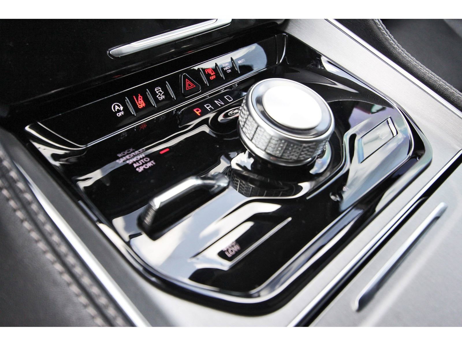 Used 2024 Jeep Wagoneer Series II image 31