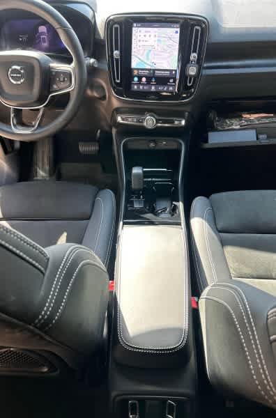 Used 2023 Volvo XC40 Recharge Ultimate AWD/4WD image 5