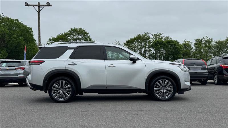 Used 2022 Nissan Pathfinder SL w/ SL Premium Package AWD/4WD image 8