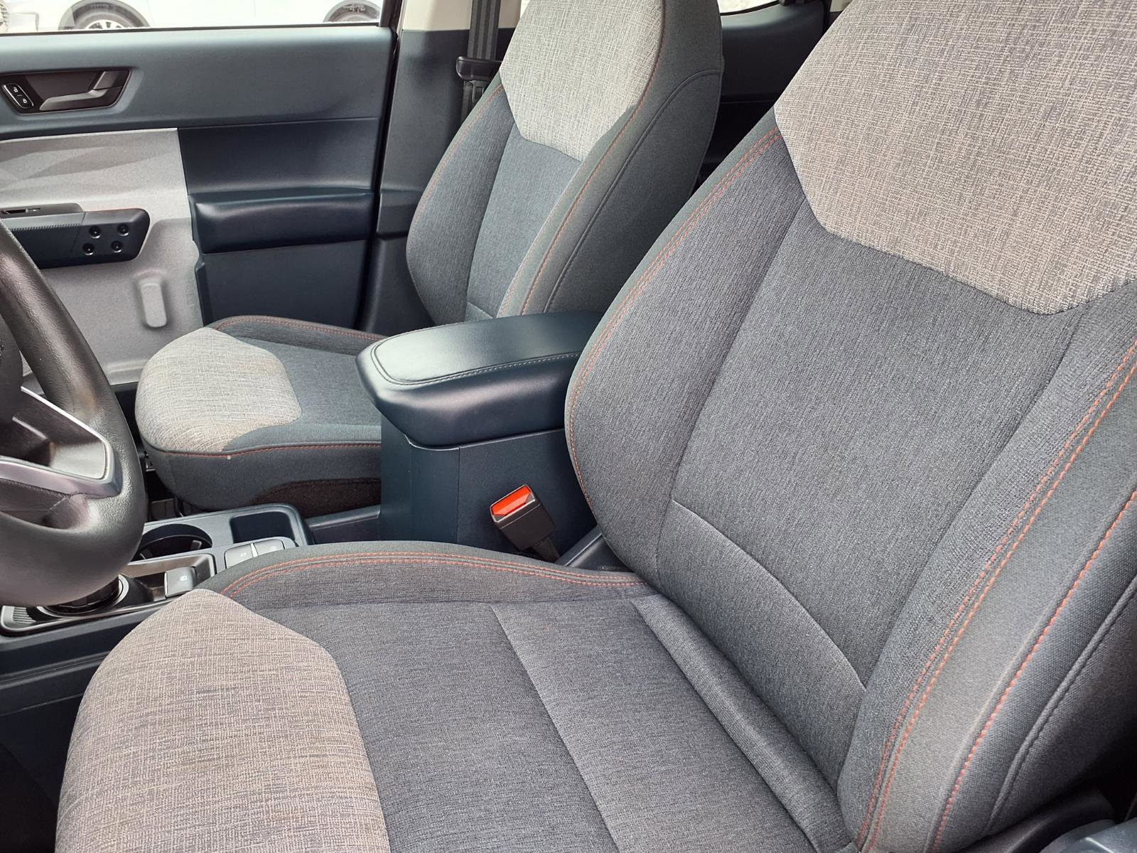 Used 2022 Ford Maverick XLT image 3