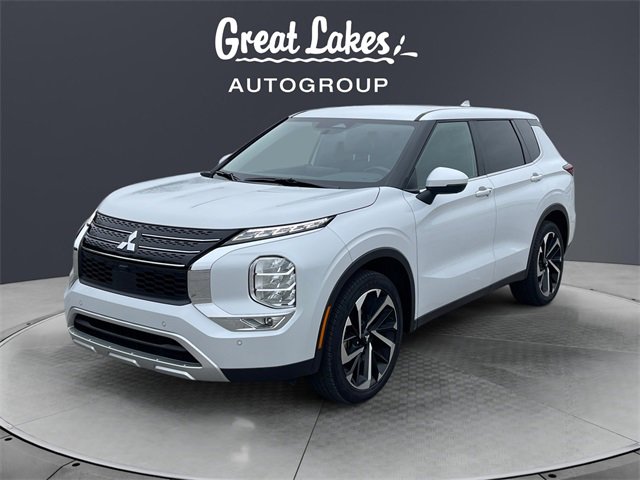 Used 2024 Mitsubishi Outlander SE