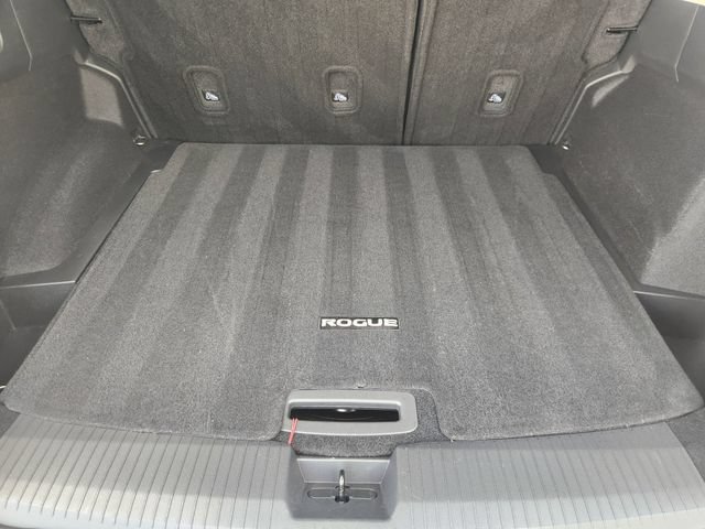 Used 2024 Nissan Rogue S FWD image 27