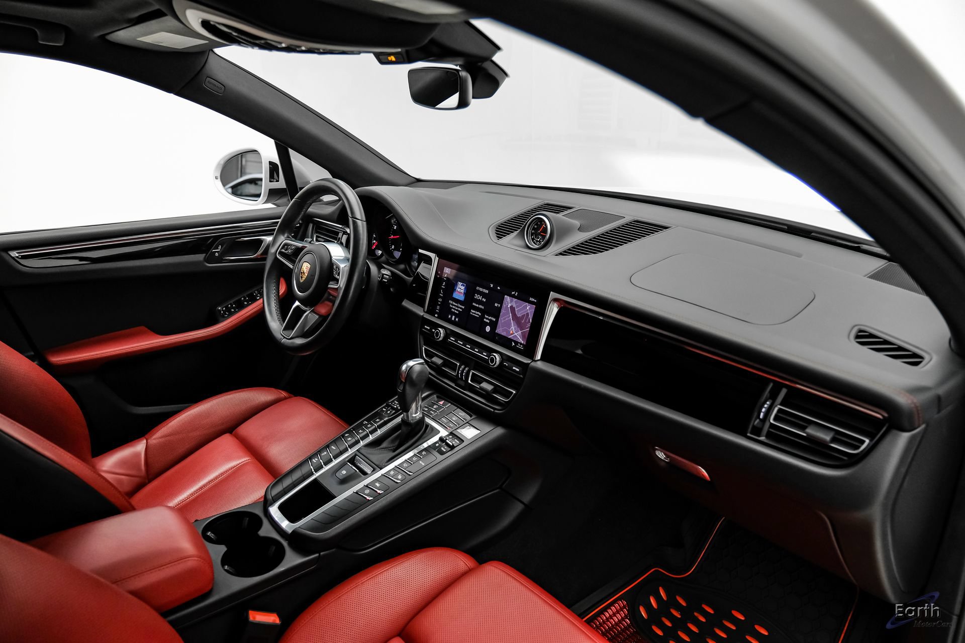 Used 2021 Porsche Macan AWD/4WD image 40