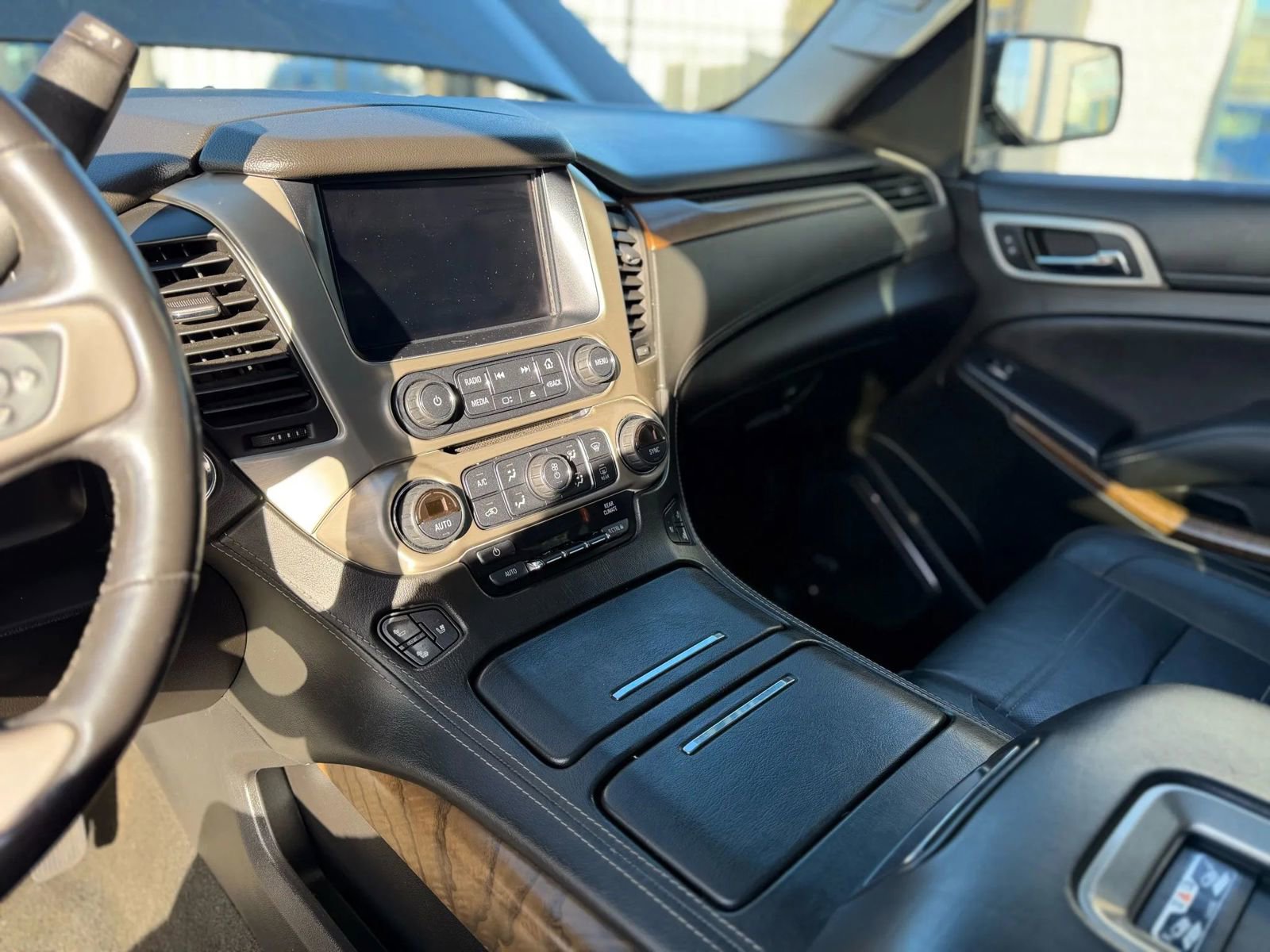 Used 2018 GMC Yukon XL Denali w/ Open Road Package image 36