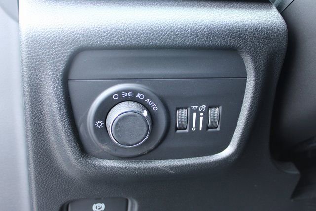 Used 2025 Jeep Grand Cherokee Laredo w/ Luxury Tech Group I AWD/4WD image 15