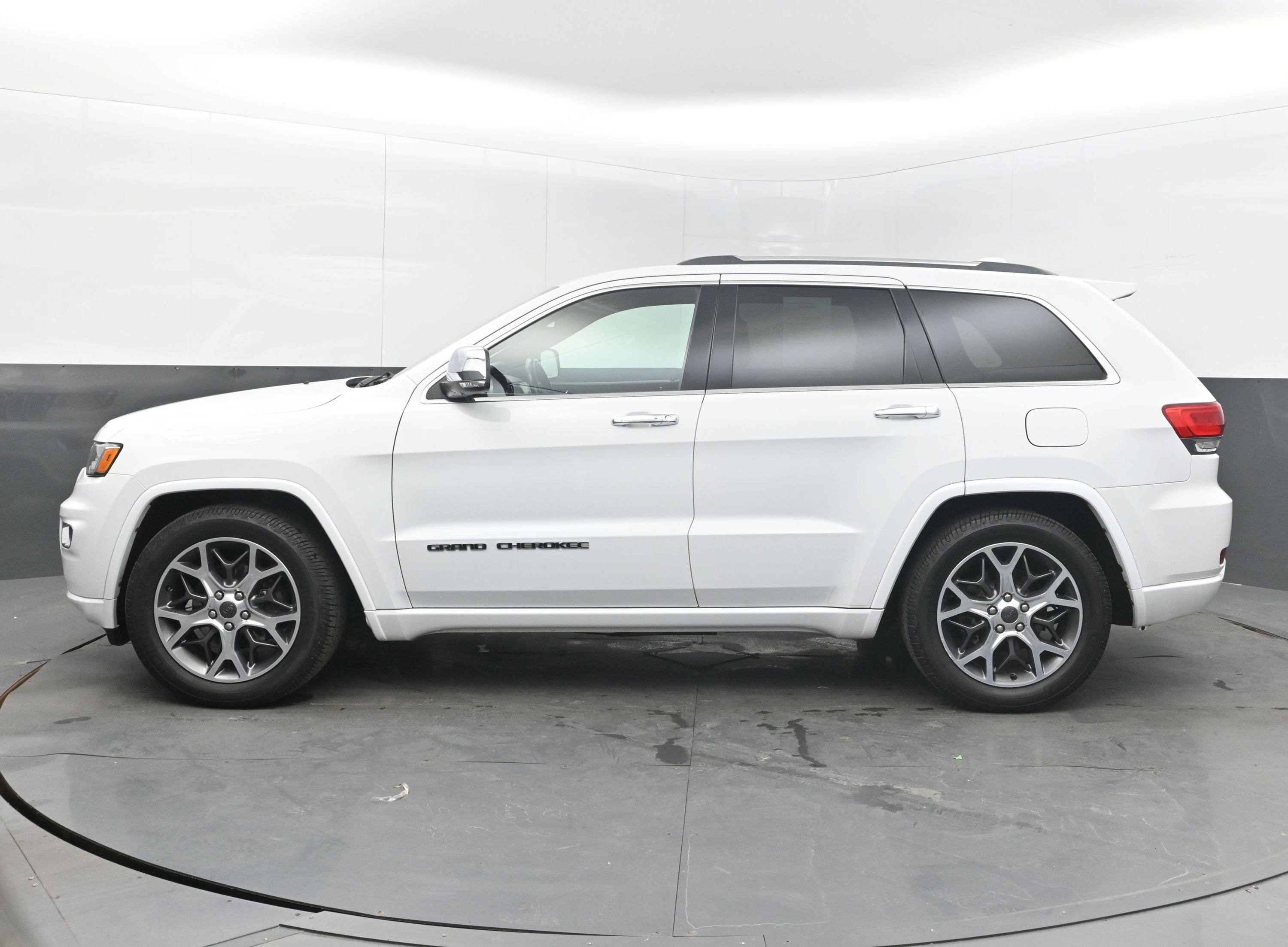 Used 2020 Jeep Grand Cherokee Overland image 5