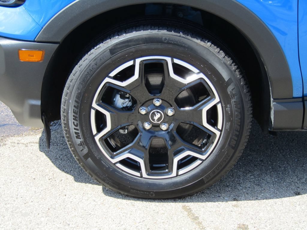 Used 2025 Ford Bronco Sport Outer Banks w/ Outer Banks Tech Package+ AWD/4WD image 4