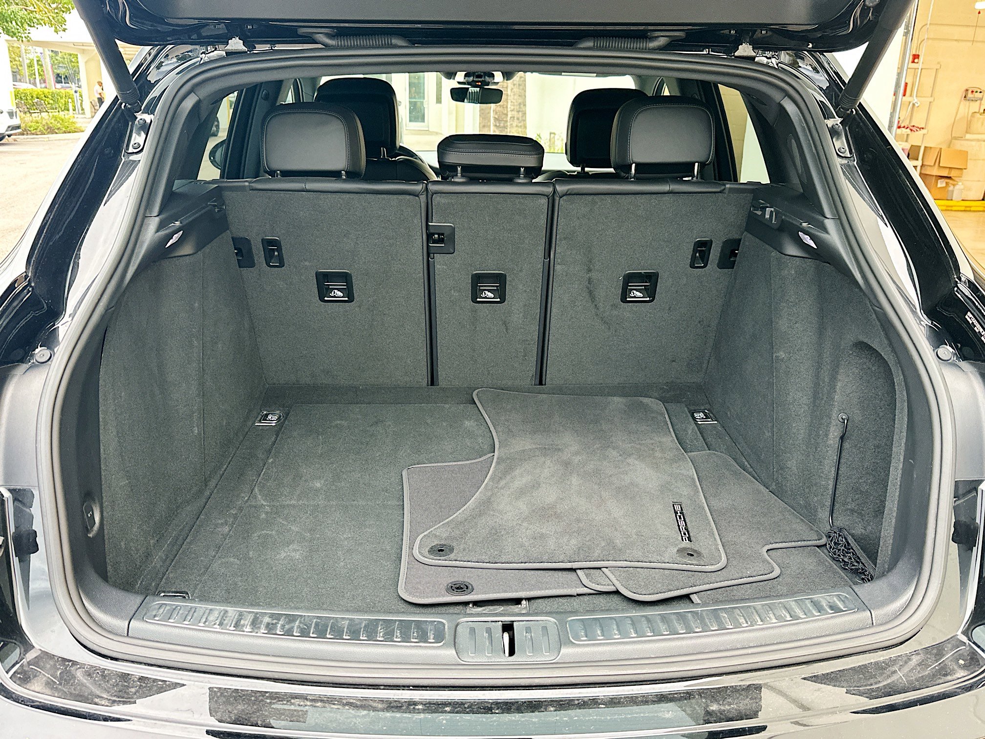 Used 2024 Porsche Macan image 29