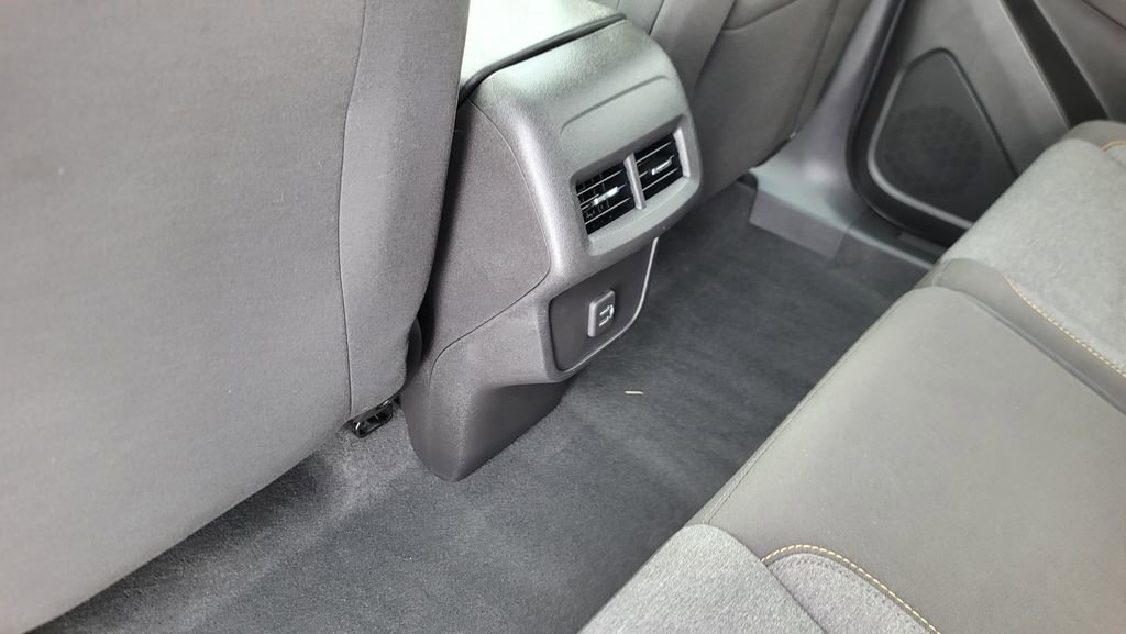 Used 2023 Chevrolet Equinox LT image 26