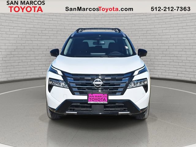 Used 2025 Nissan Rogue Platinum w/ Platinum Premium Package image 2