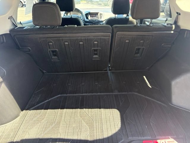 Used 2024 GMC Terrain SLE w/ LPO, Floor Liner Package FWD image 8
