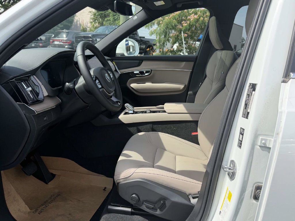New 2026 Volvo XC90 B6 Plus AWD/4WD image 15