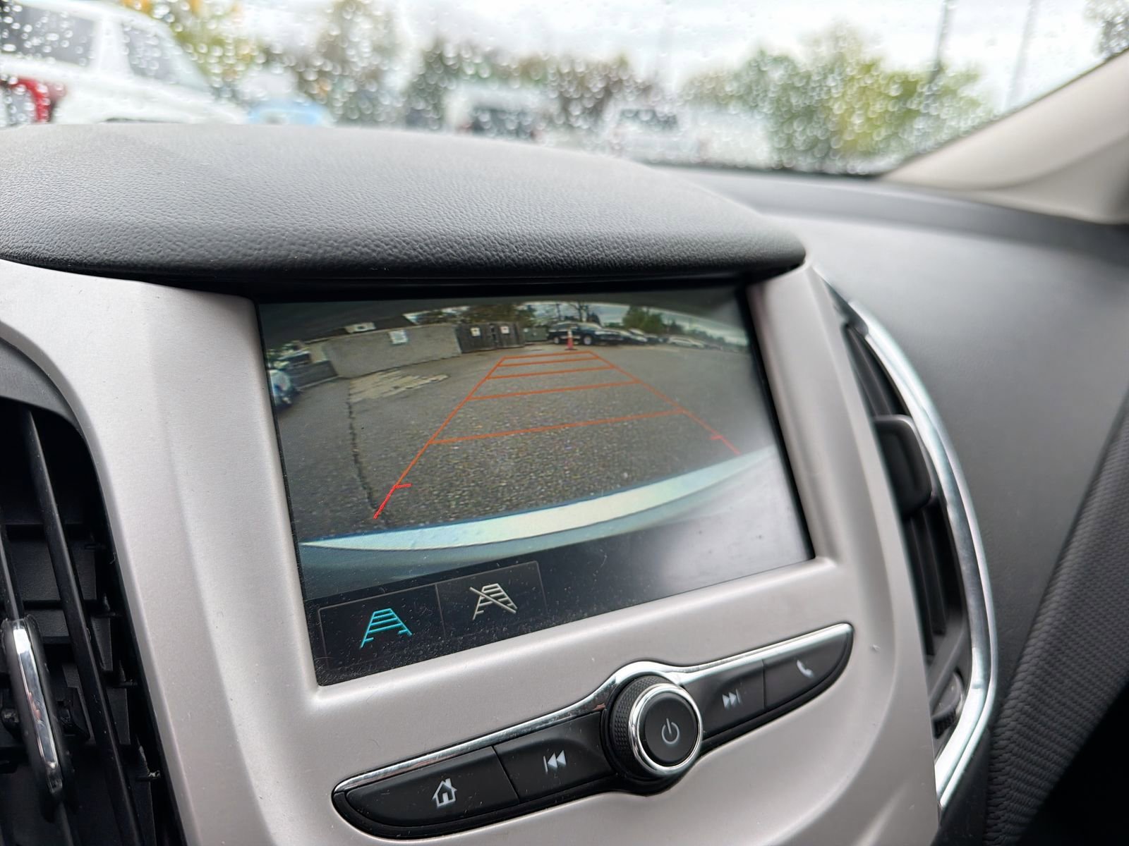 Used 2017 Chevrolet Cruze LS FWD image 30