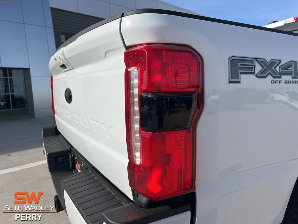 New 2026 Ford F350 Lariat w/ Black Appearance Package image 7