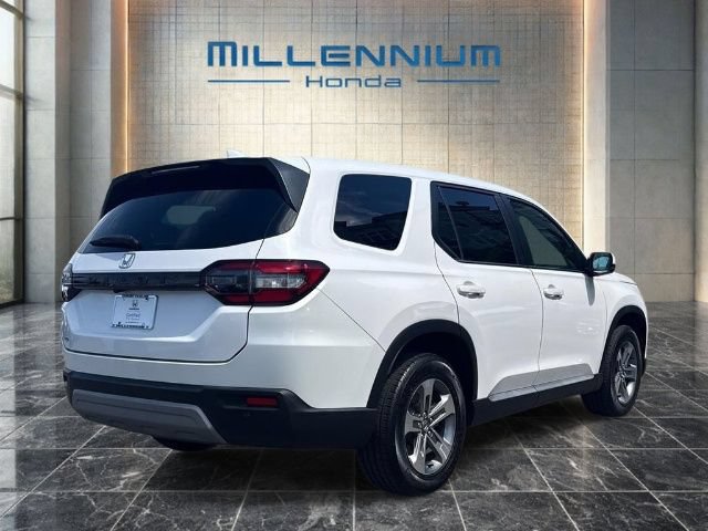 Used 2023 Honda Pilot EX-L image 3