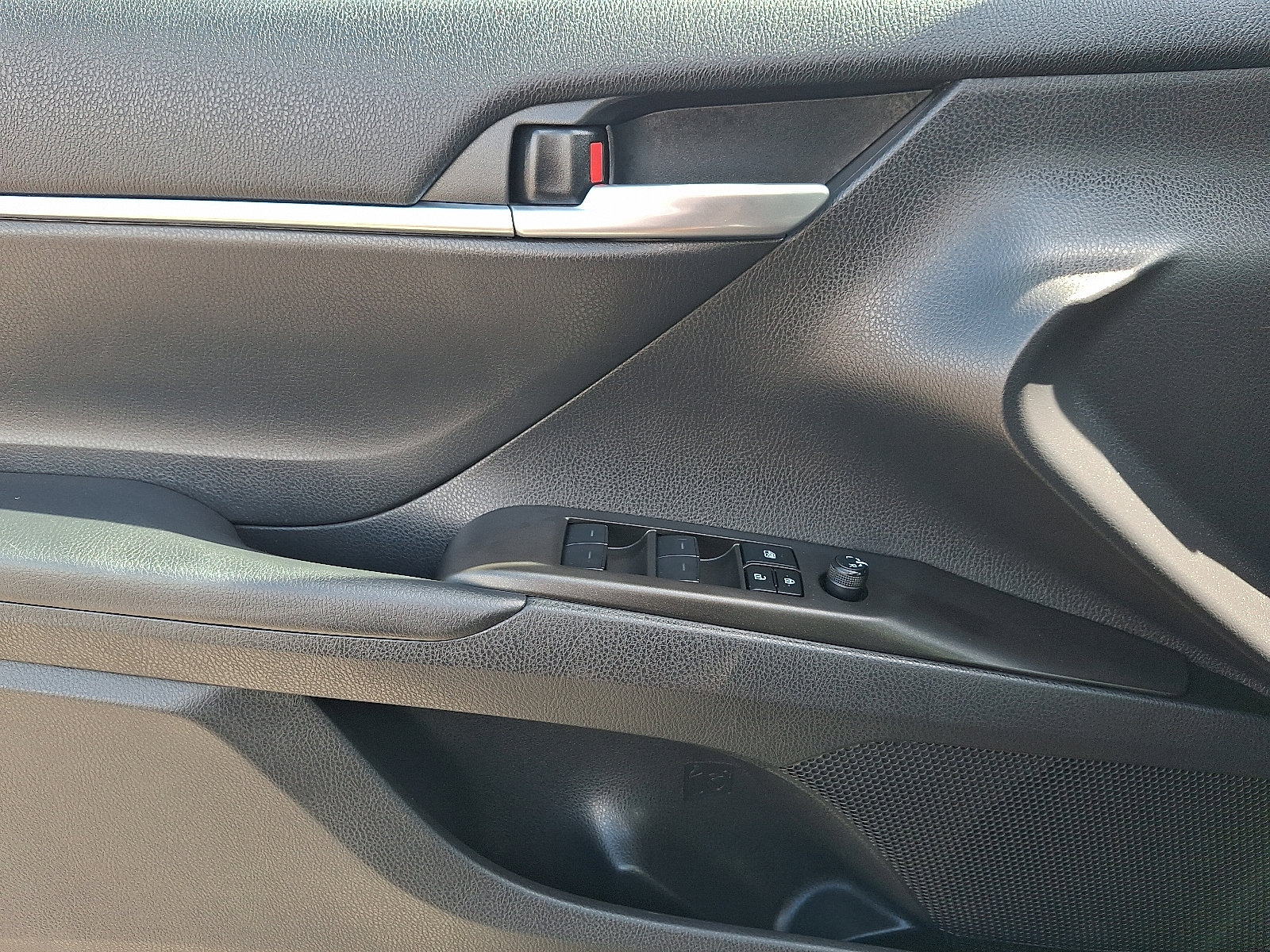 Certified 2024 Toyota Camry SE w/ Cold Weather Package FWD image 13