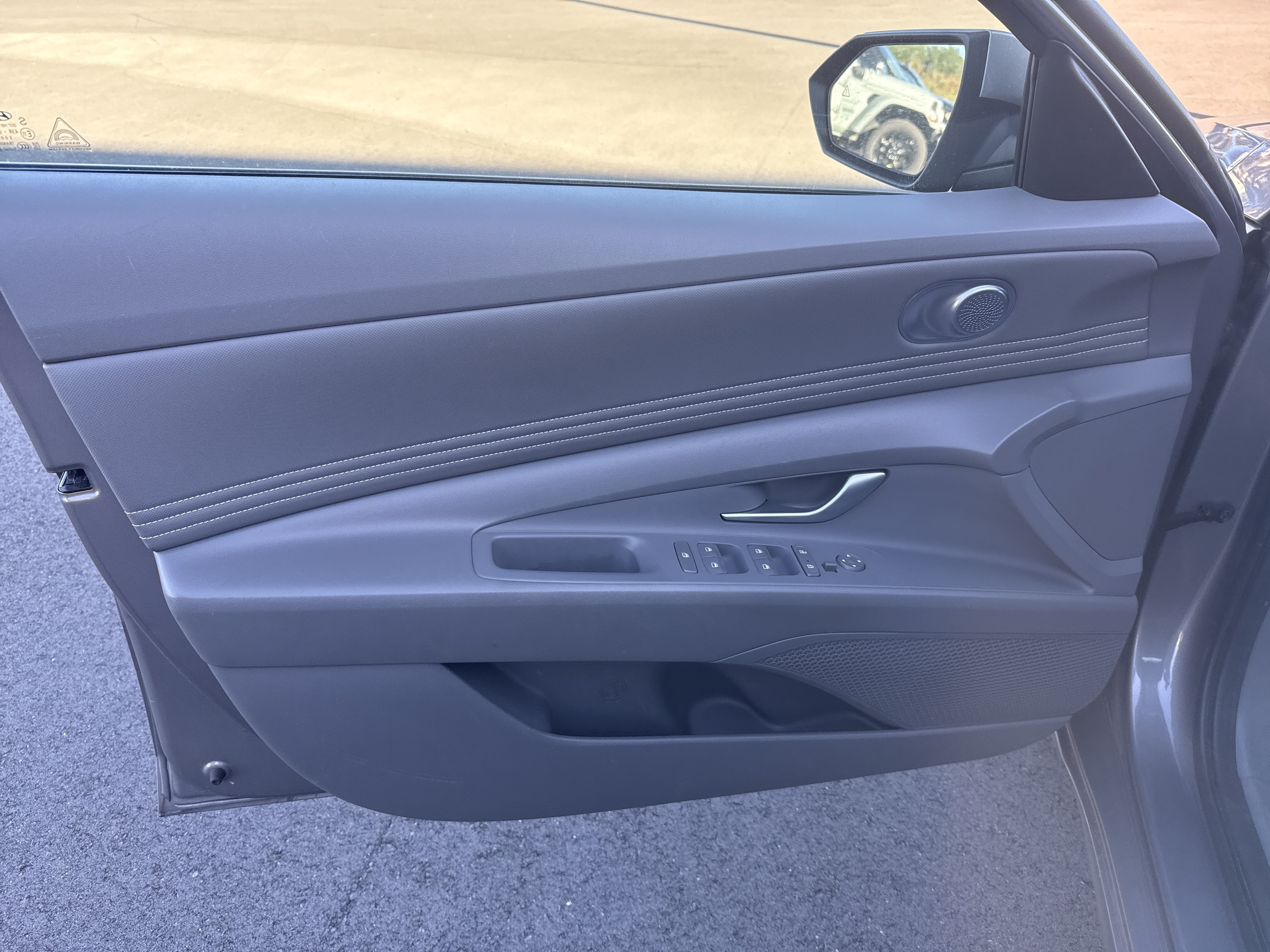 Used 2023 Hyundai Elantra SEL FWD image 14