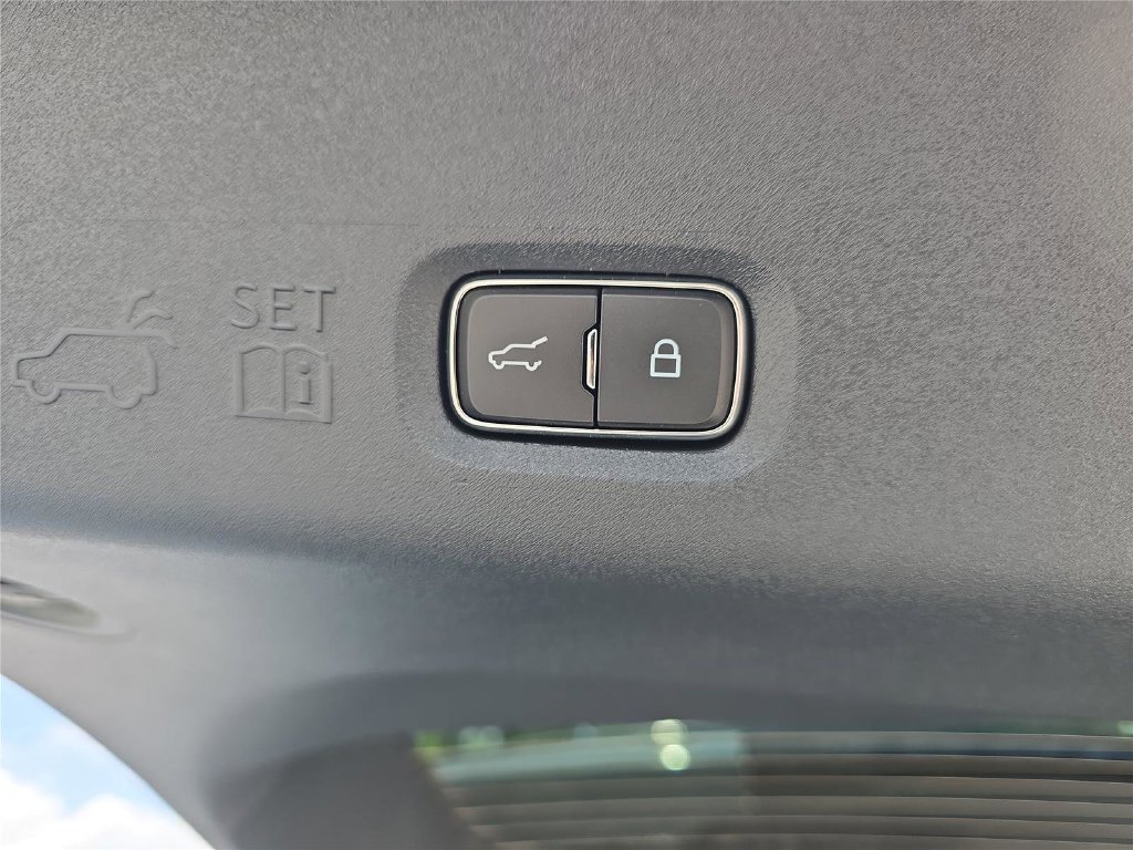 New 2026 Lincoln Navigator Premiere AWD/4WD image 25