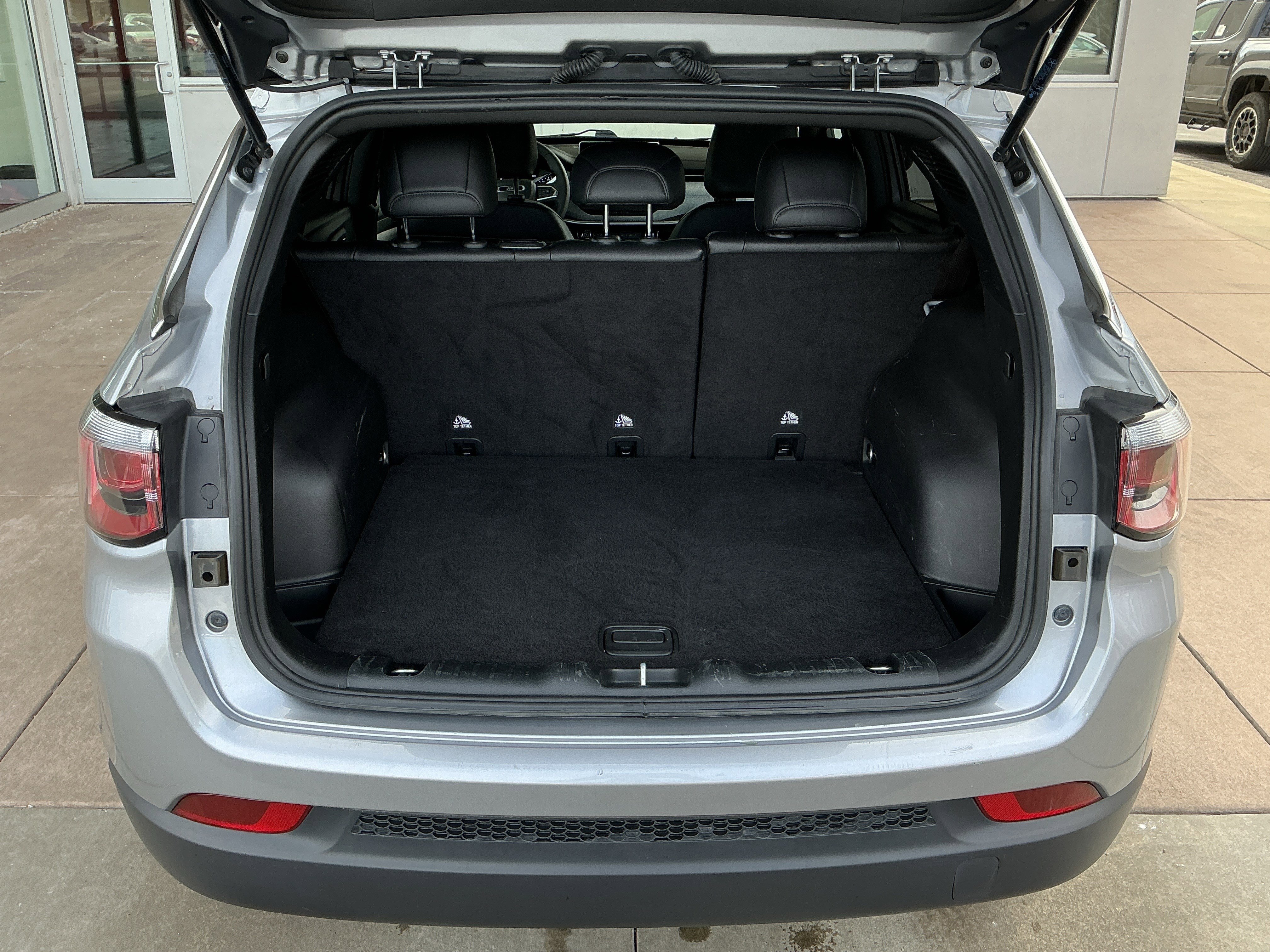 Used 2024 Jeep Compass Latitude w/ Altitude Special Edition image 24