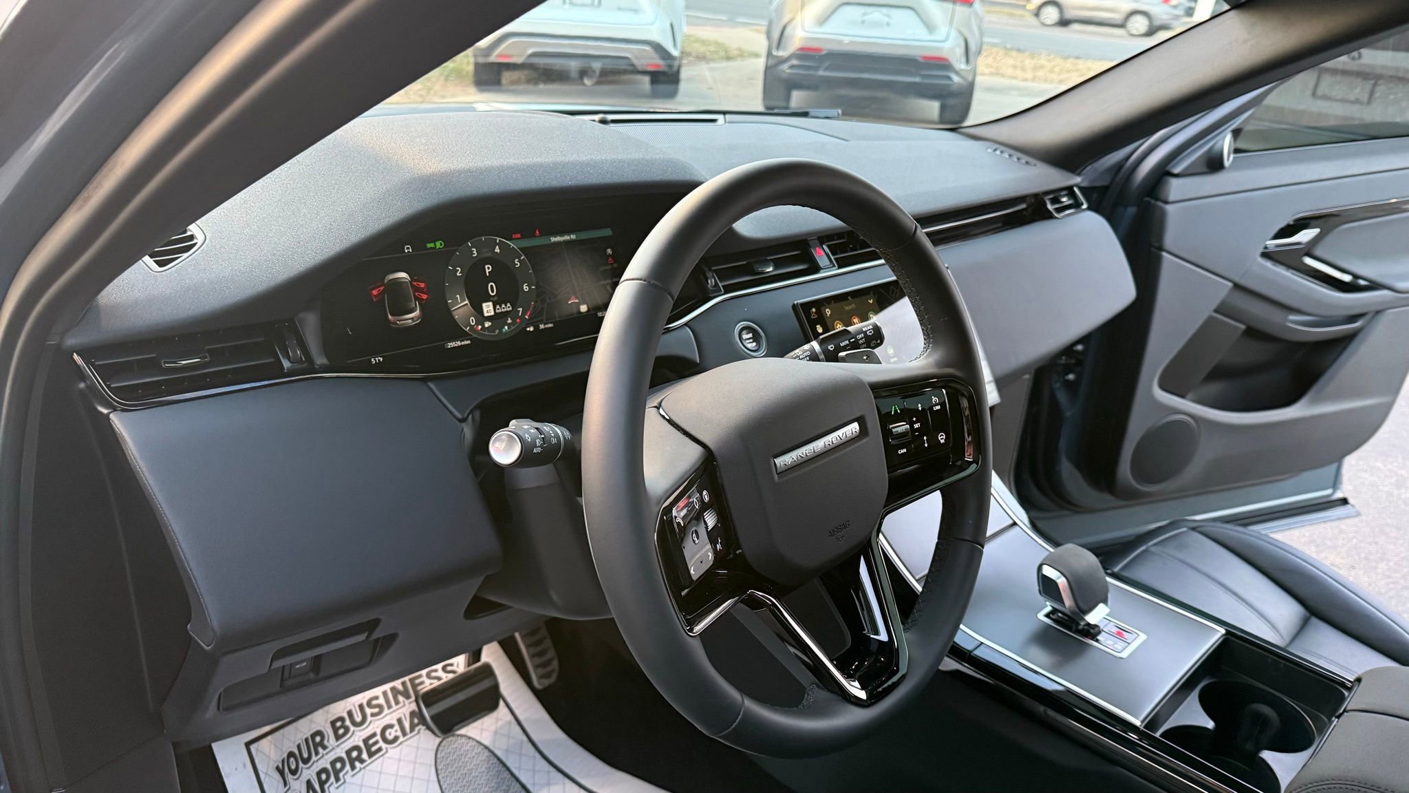 Used 2024 Land Rover Range Rover Evoque Dynamic SE image 28