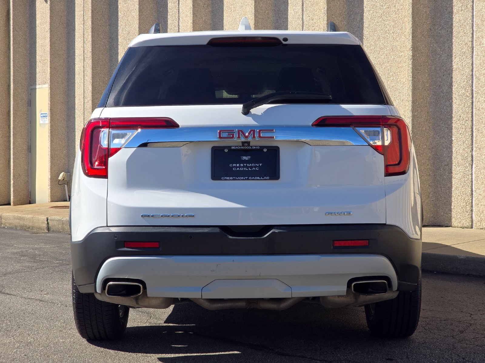 Used 2023 GMC Acadia SLT AWD/4WD image 17
