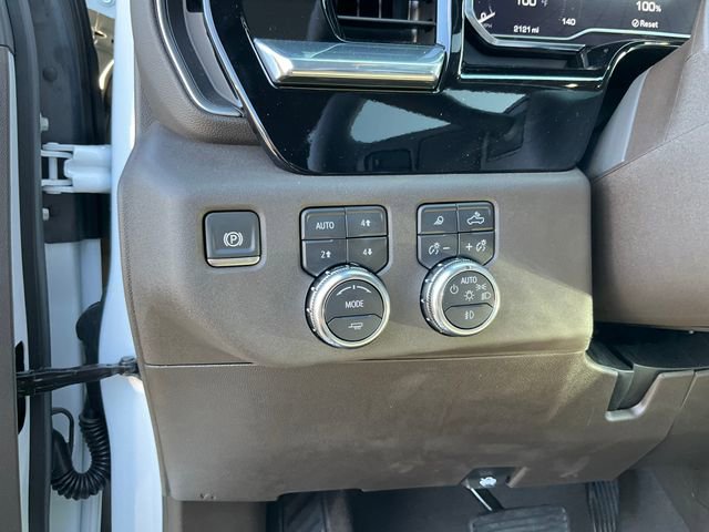 Used 2025 GMC Sierra 2500 SLT w/ SLT Premium Package AWD/4WD image 10