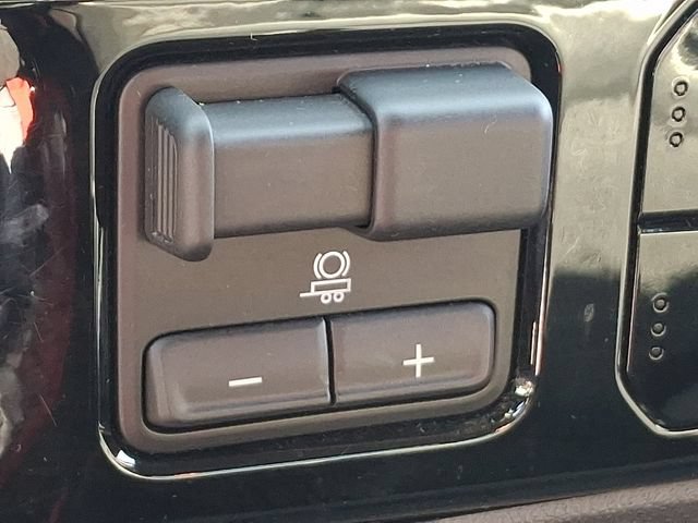 Used 2024 GMC Sierra 1500 Elevation w/ LPO, Elevation Black Package AWD/4WD image 18