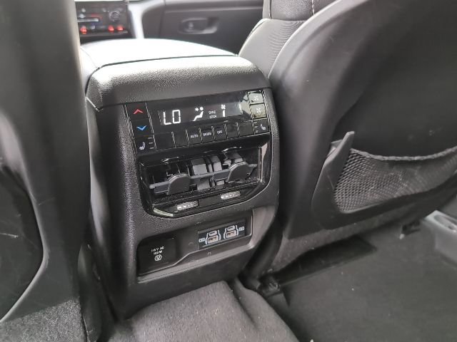 Used 2022 Jeep Grand Cherokee L Limited image 26