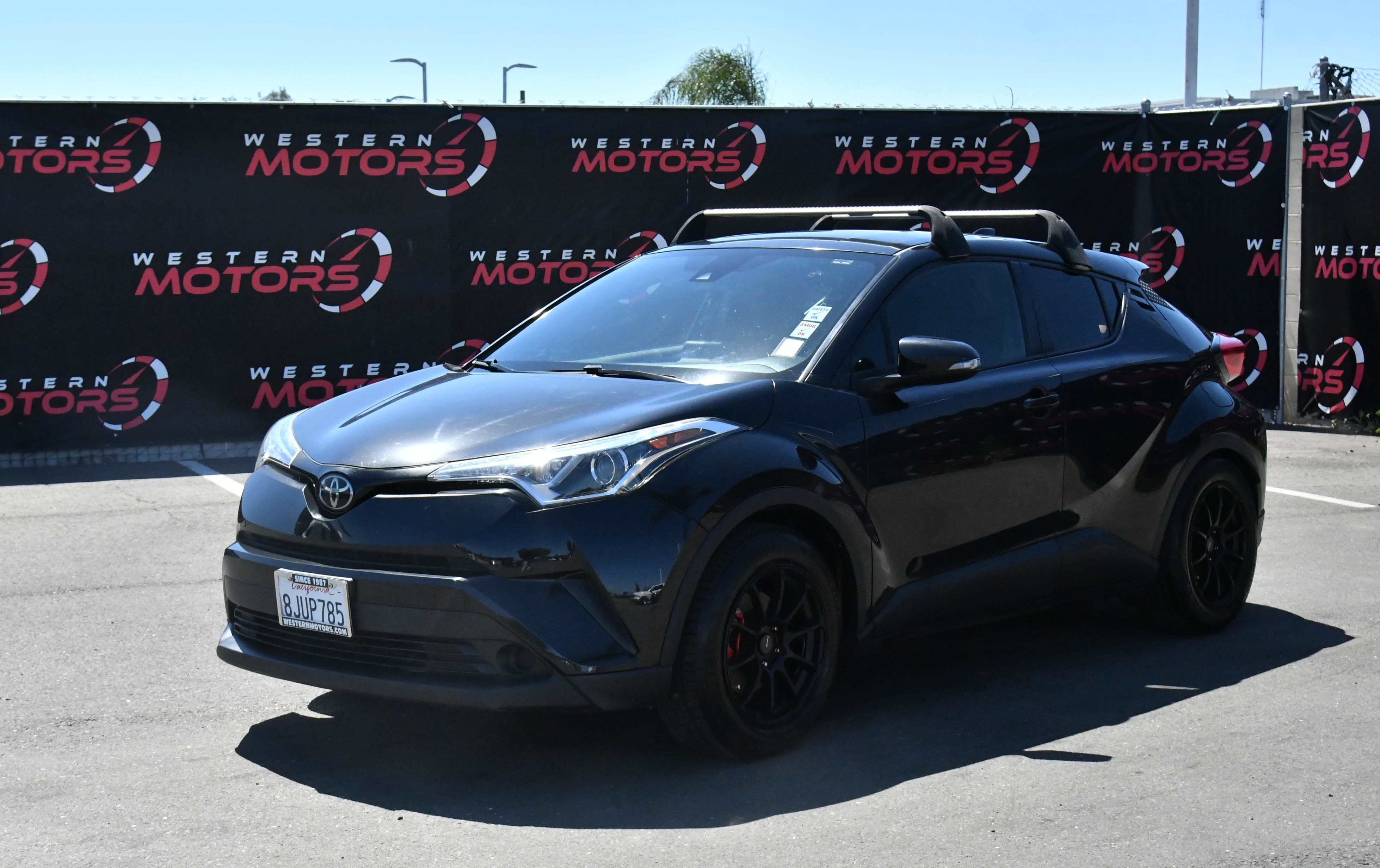 Used 2019 Toyota C-HR LE image 3