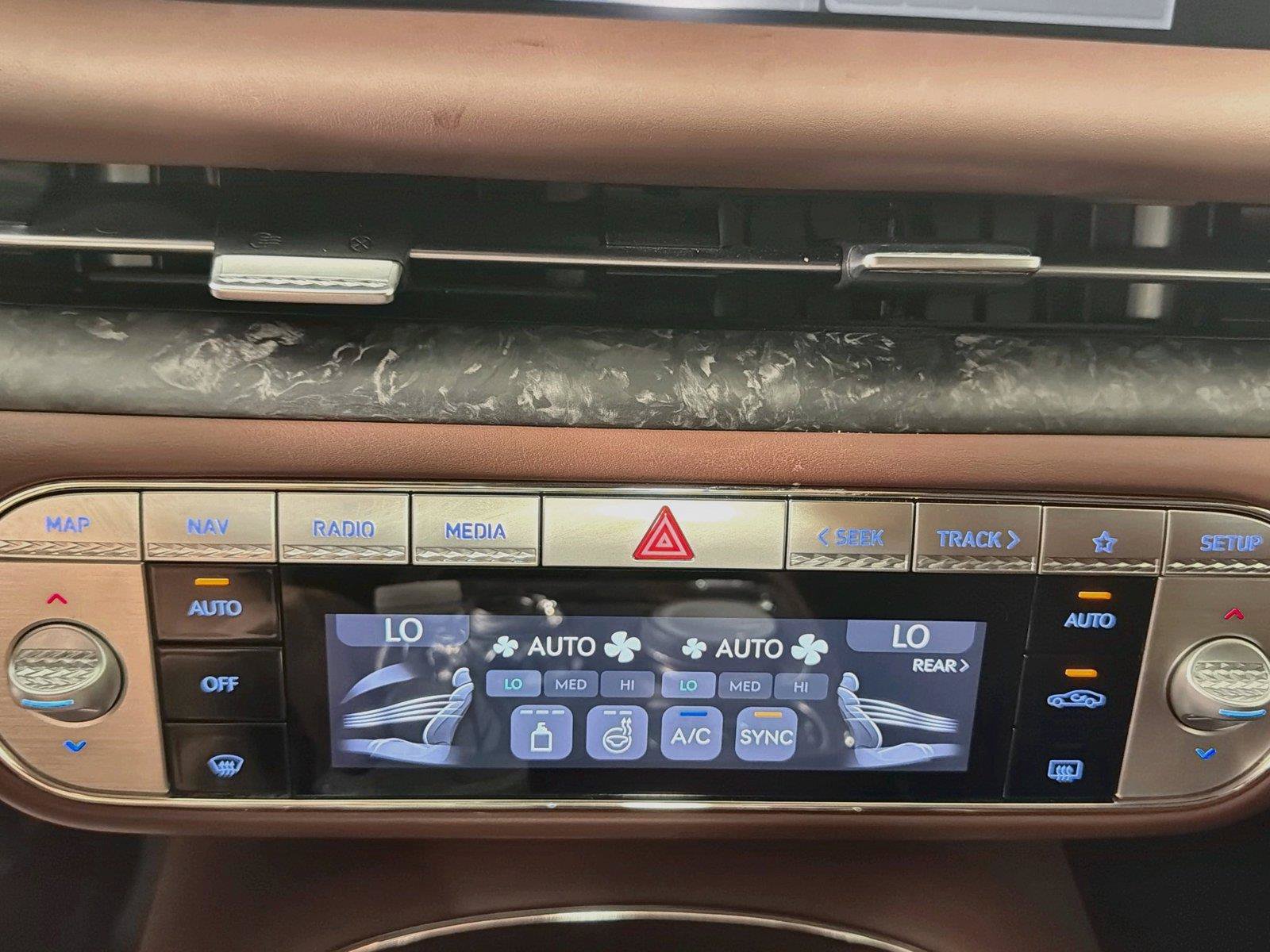 Used 2023 Genesis G90 3.5T AWD/4WD image 15