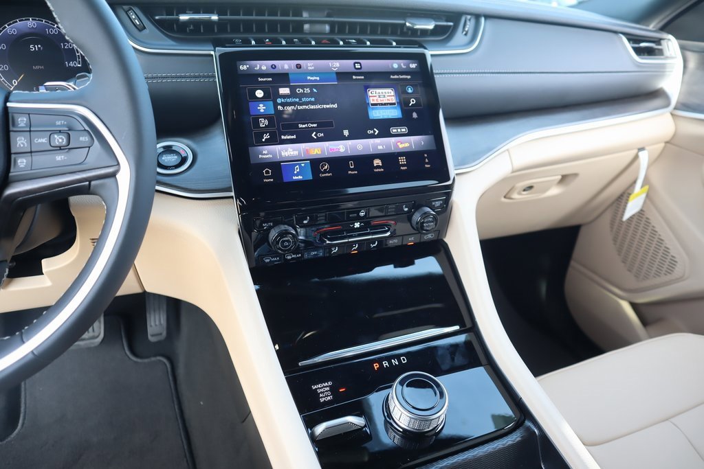 New 2025 Jeep Grand Cherokee Limited image 5