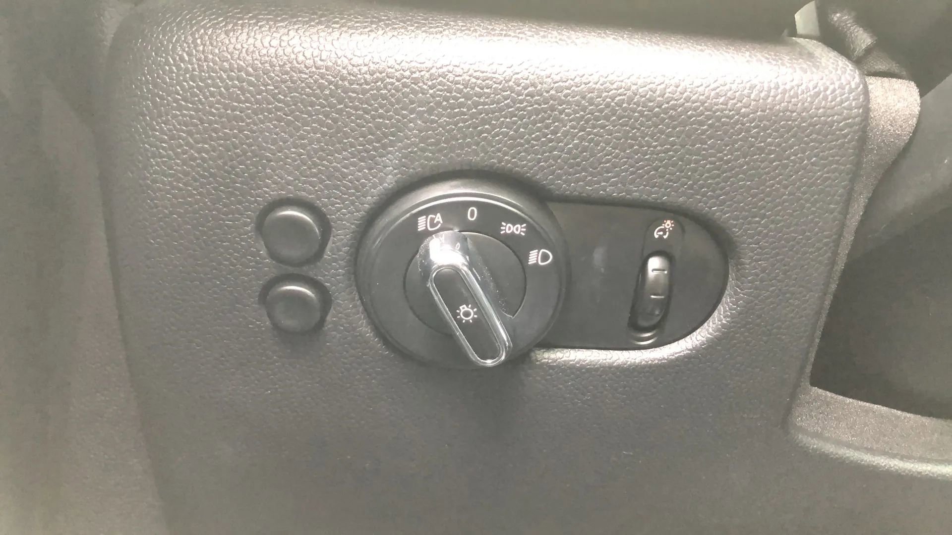 Used 2019 MINI Cooper 2-Door Hardtop image 33