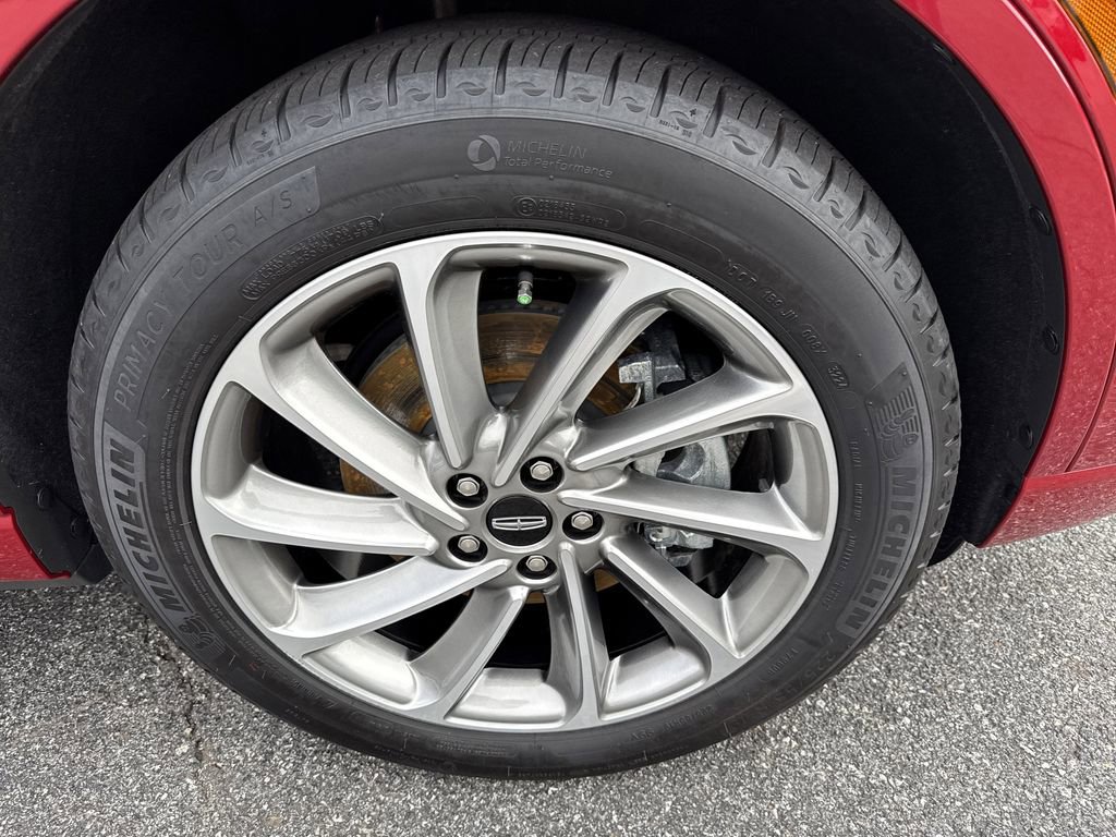 Used 2025 Lincoln Corsair Grand Touring w/ Equipment Group 301A image 12