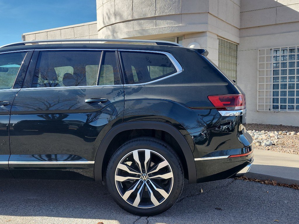 Used 2022 Volkswagen Atlas SEL Premium image 9