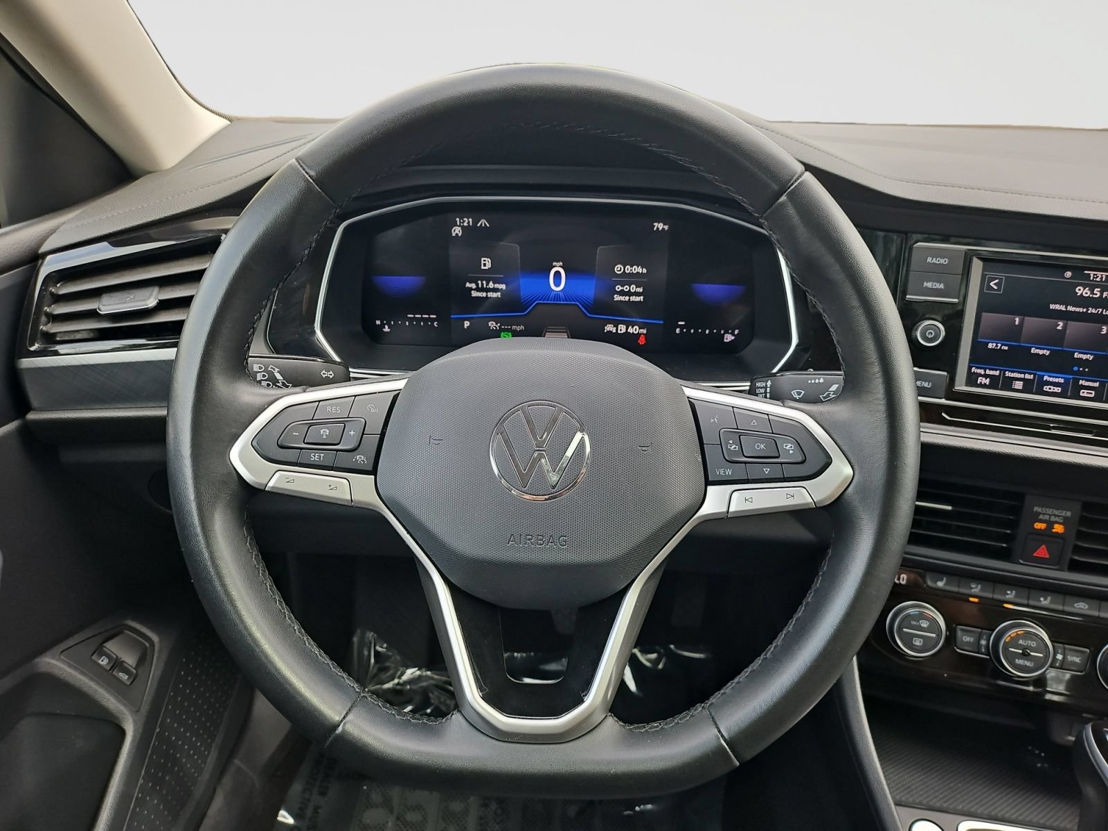 Used 2024 Volkswagen Jetta SE FWD image 42