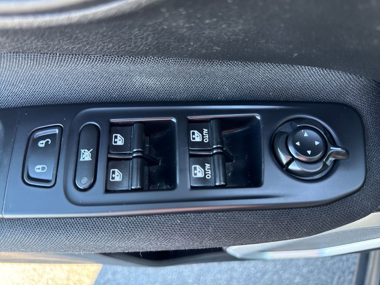 Used 2018 Jeep Renegade Latitude image 14