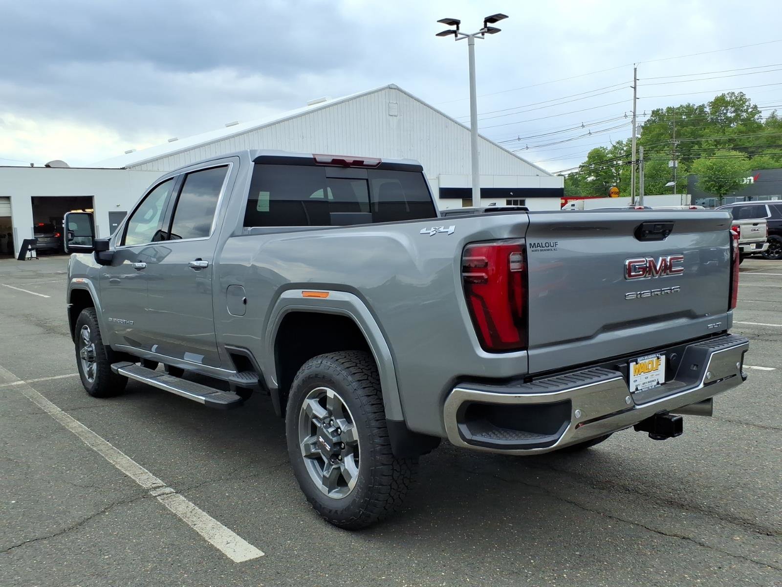 New 2026 GMC Sierra 3500 SLT w/ SLT Premium Package AWD/4WD image 4